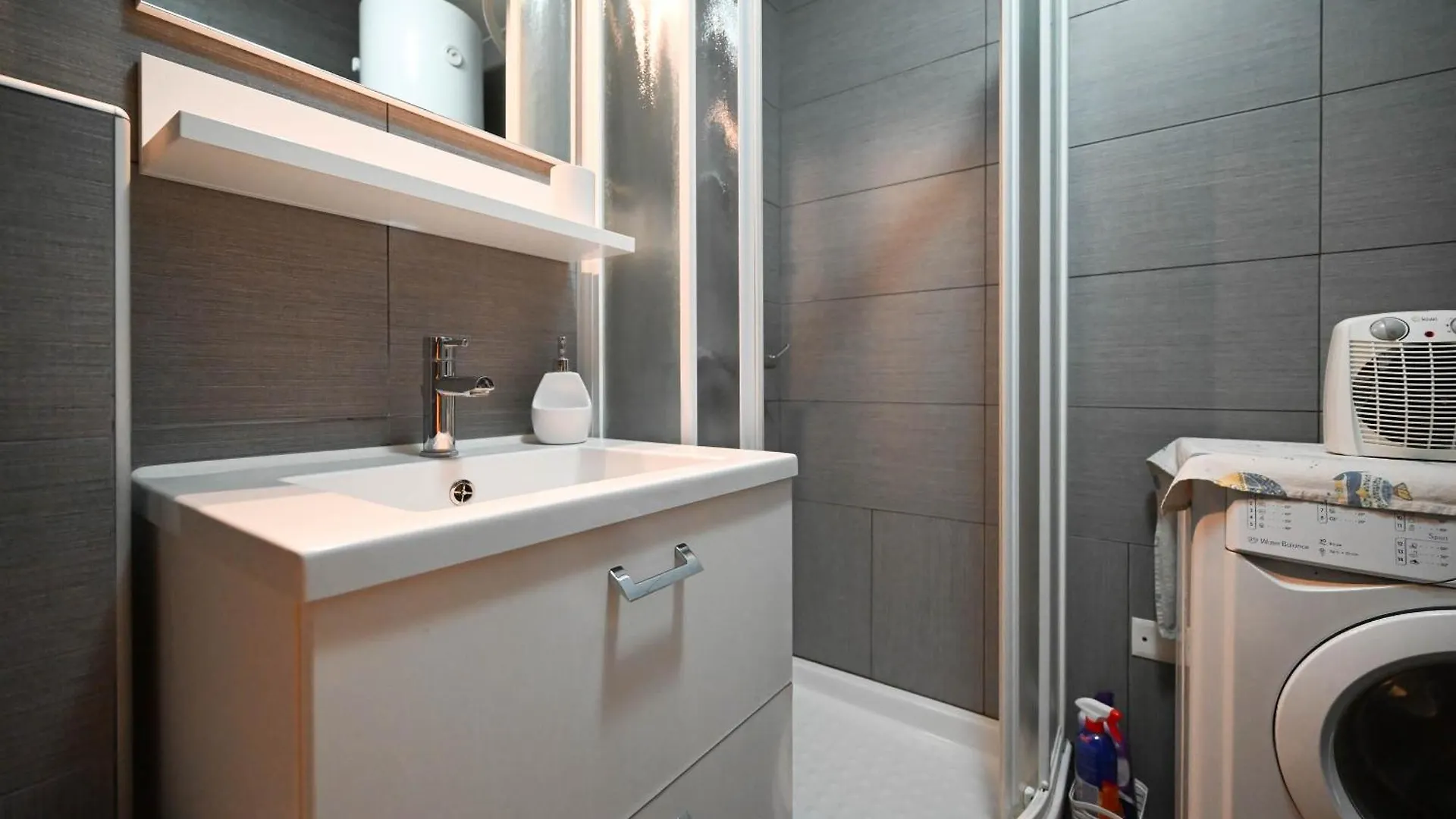 Apartment Emma 罗维尼